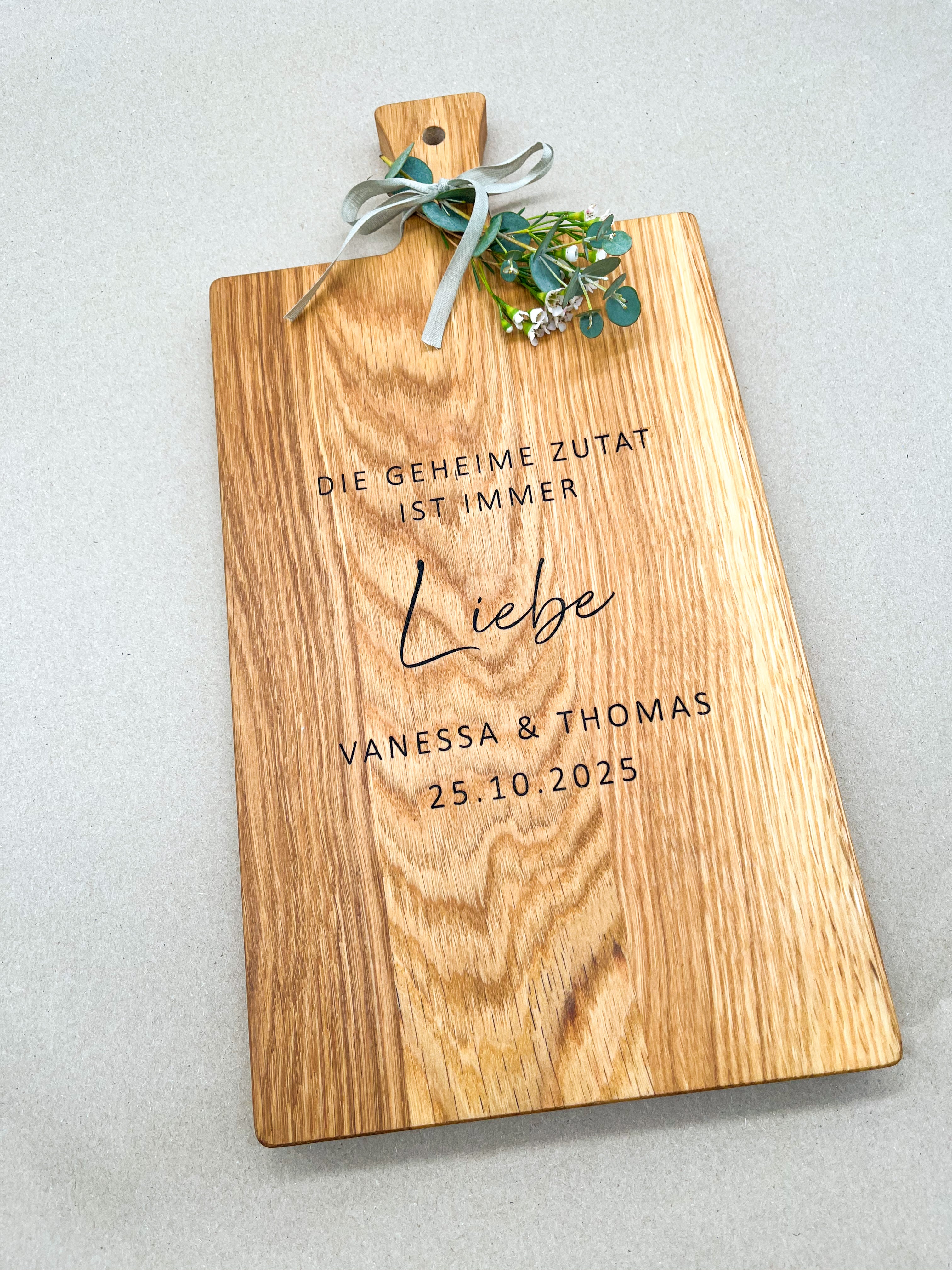 Holzbrett Schneidebrett personalisiert Die geheime Zutat ist immer Liebe Hochzeitsdatum
