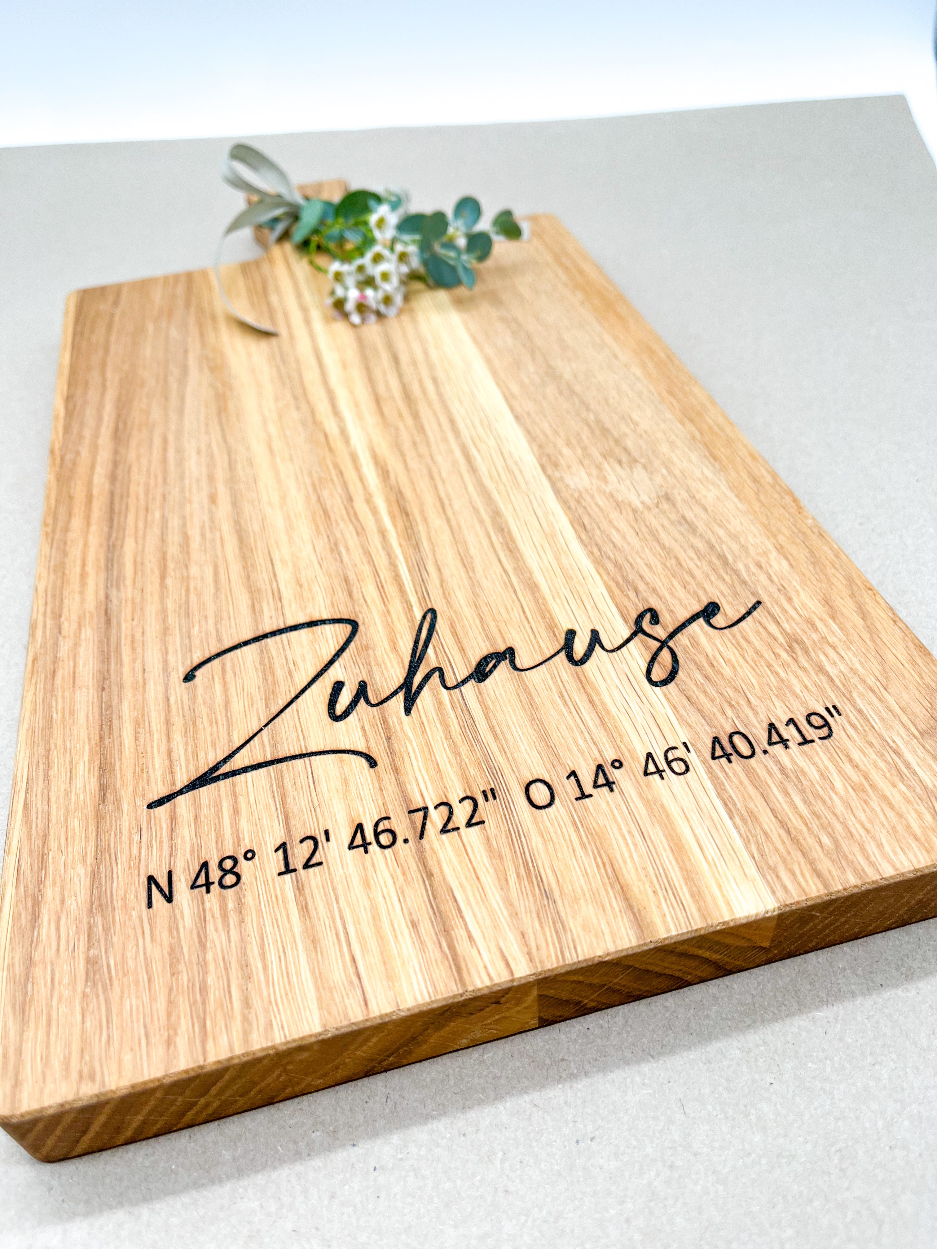 Holzbrett Schneidebrett personalisiert Zuhause mit Namen