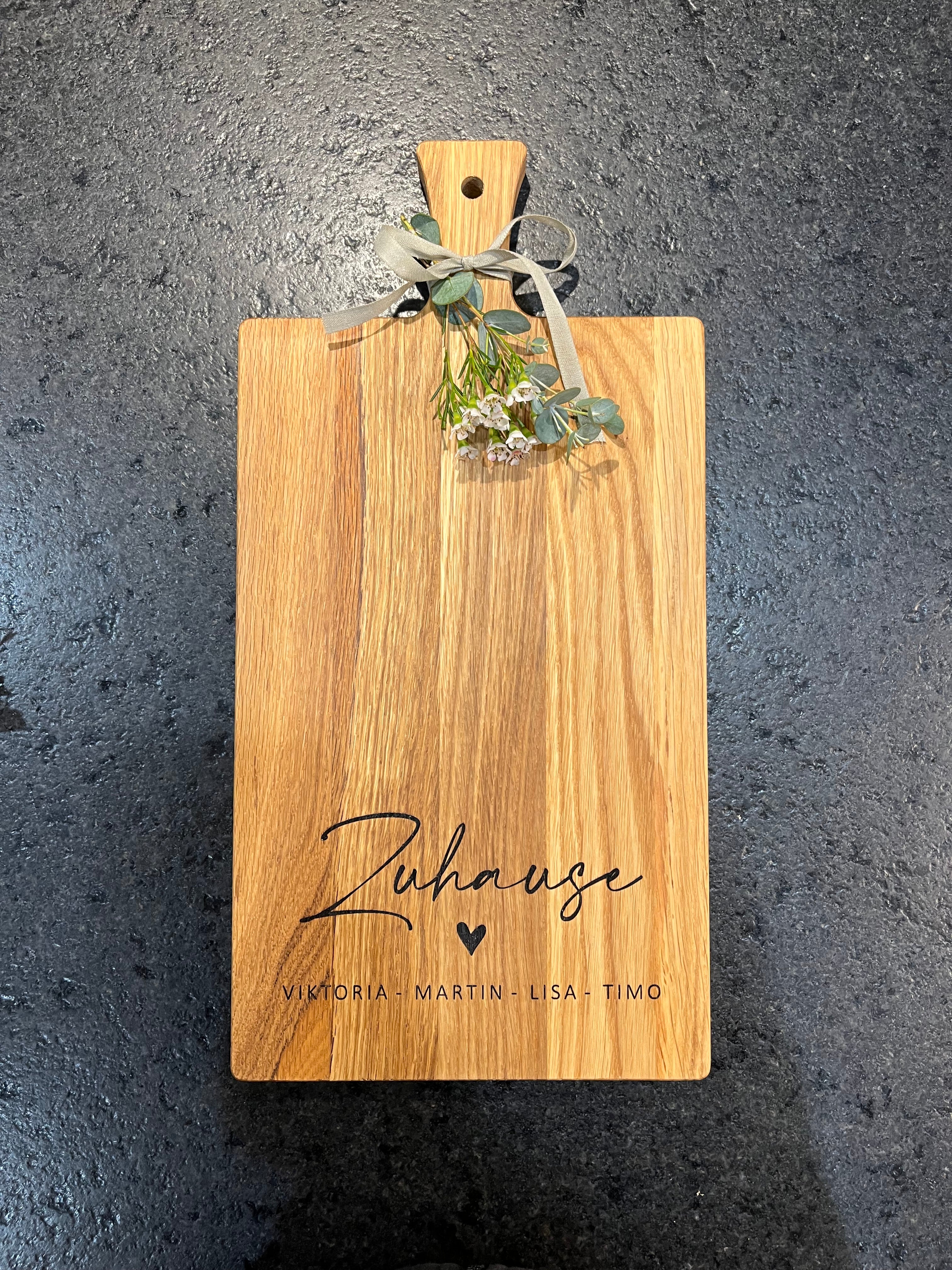 Holzbrett Schneidebrett personalisiert Zuhause mit Namen