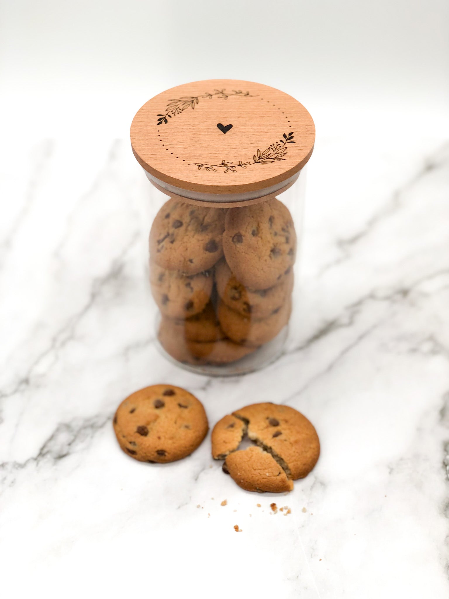 Vorratsglas mit Holzdeckel Kranz und Herz