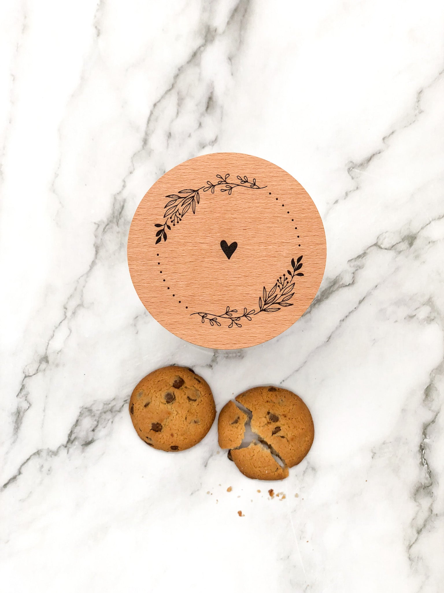 Vorratsglas mit Holzdeckel Kranz und Herz