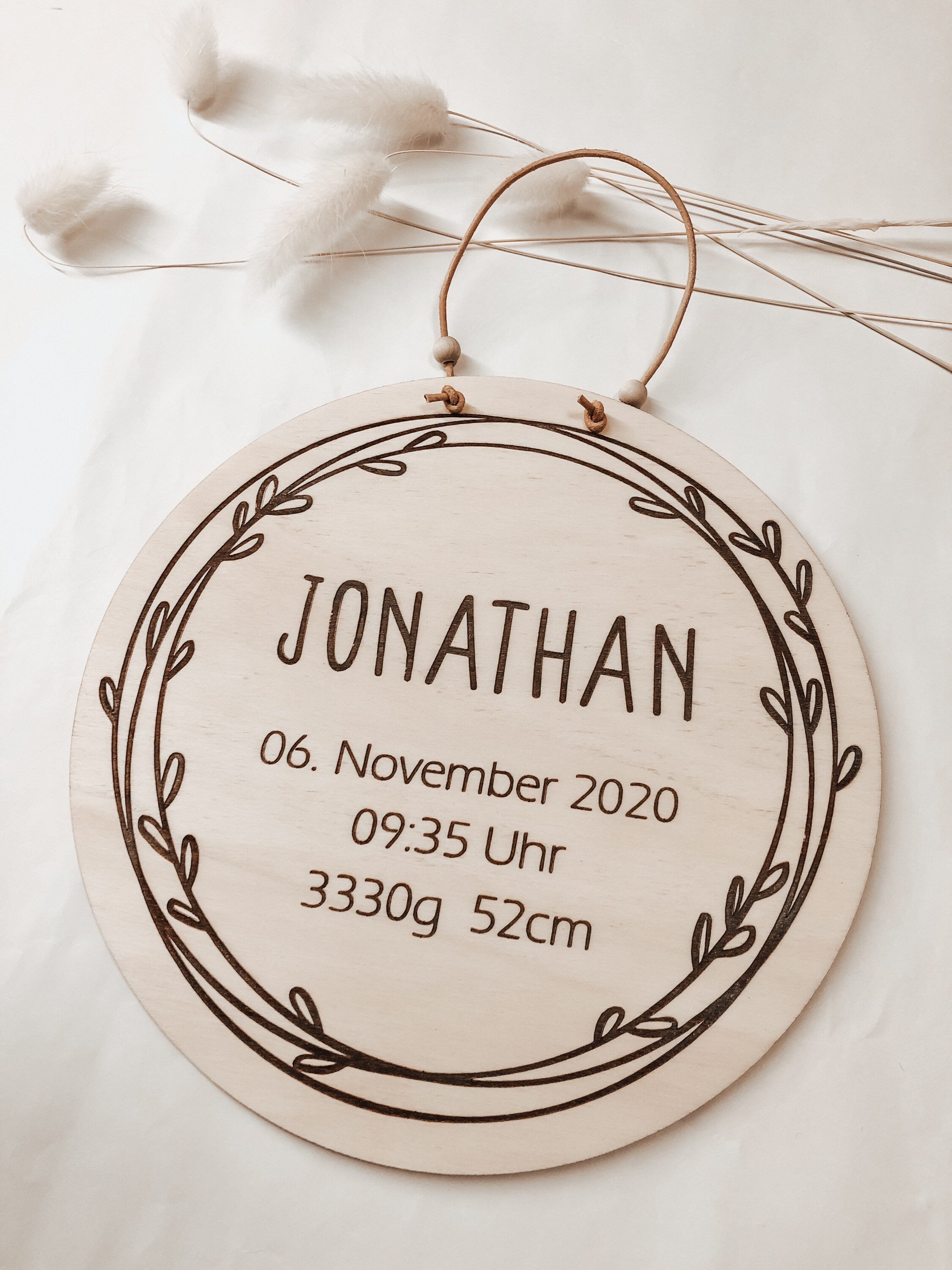Holzschild personalisiert mit Name und Geburtsdaten