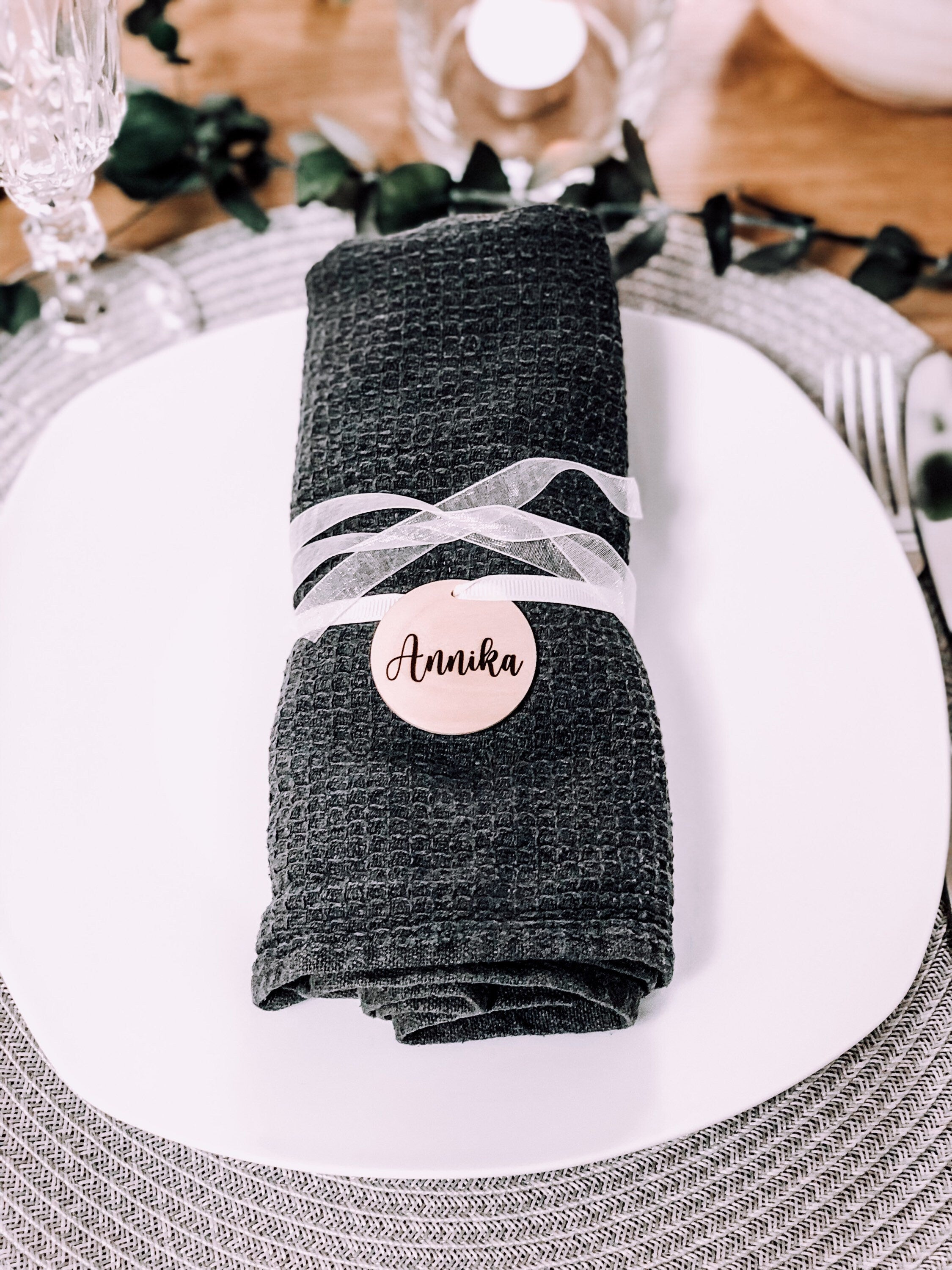 Anhänger/Platzkarte personalisiert mit Namen Schriftart Kalligraphie