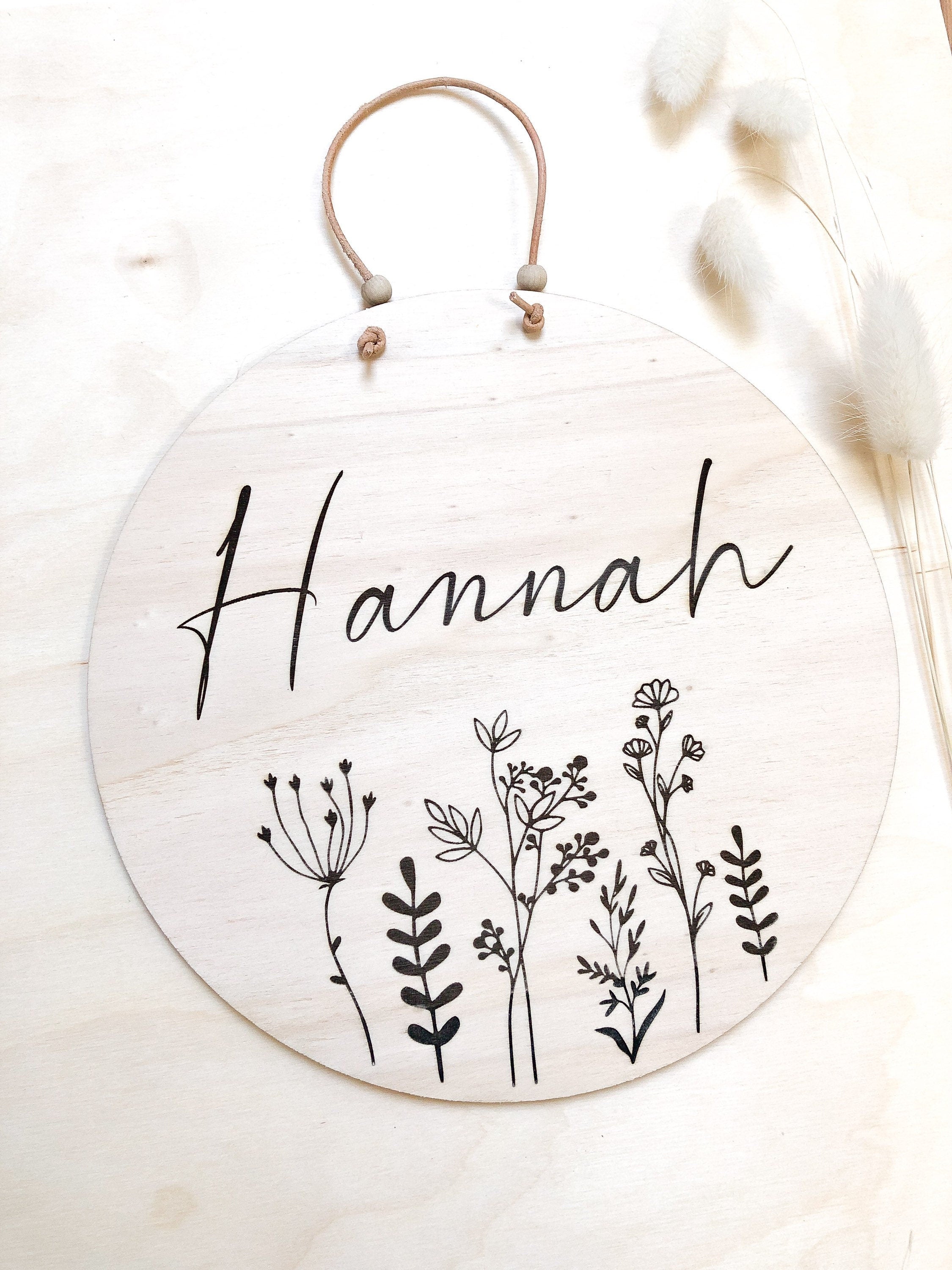 Name tag BLOOM personalized with engraved flowers