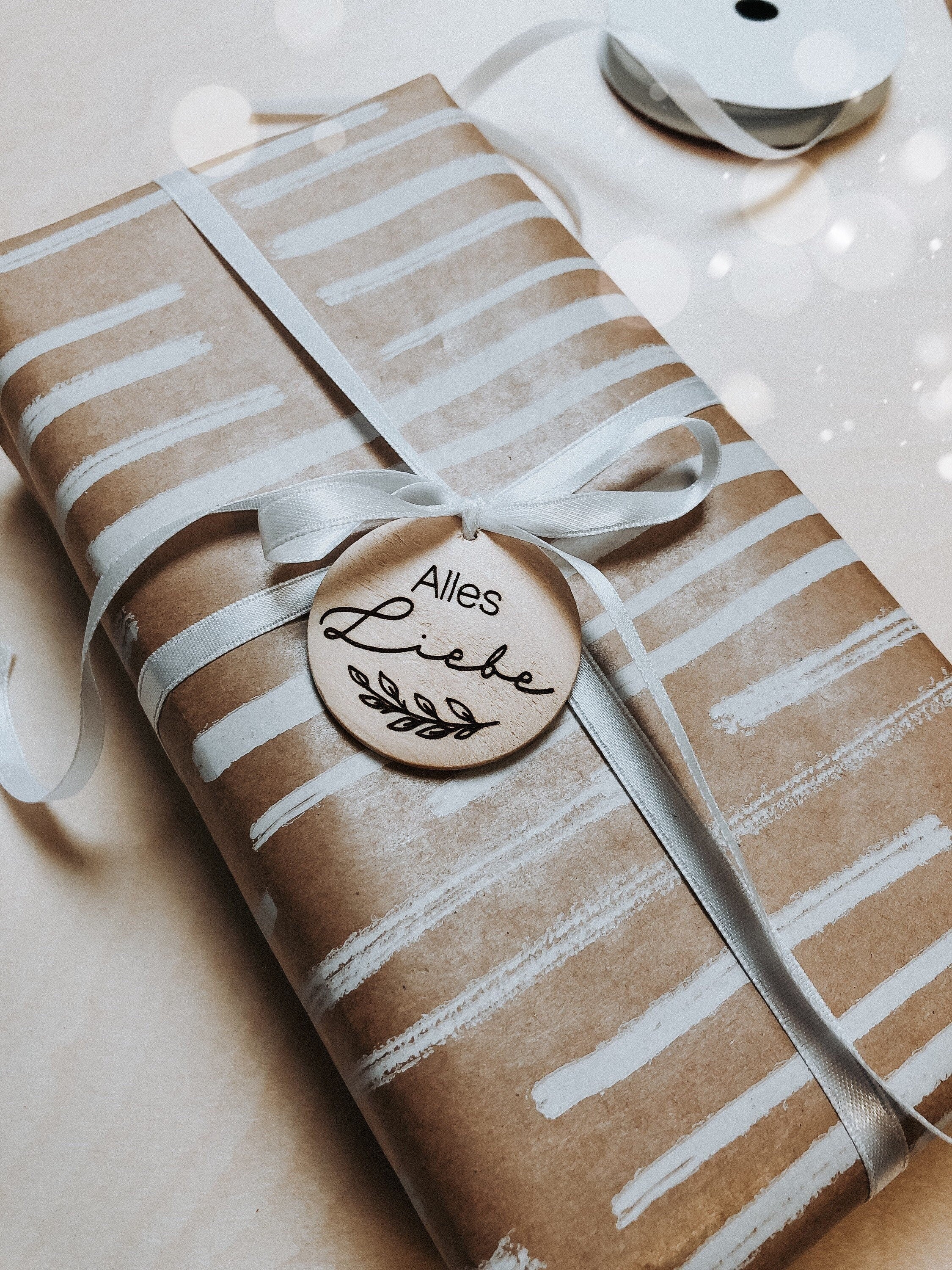 Wooden gift tag Happy Birthday