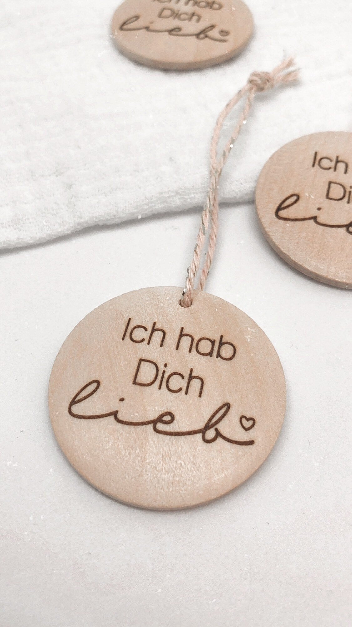 Geschenkanhänger aus Holz Ich hab dich lieb