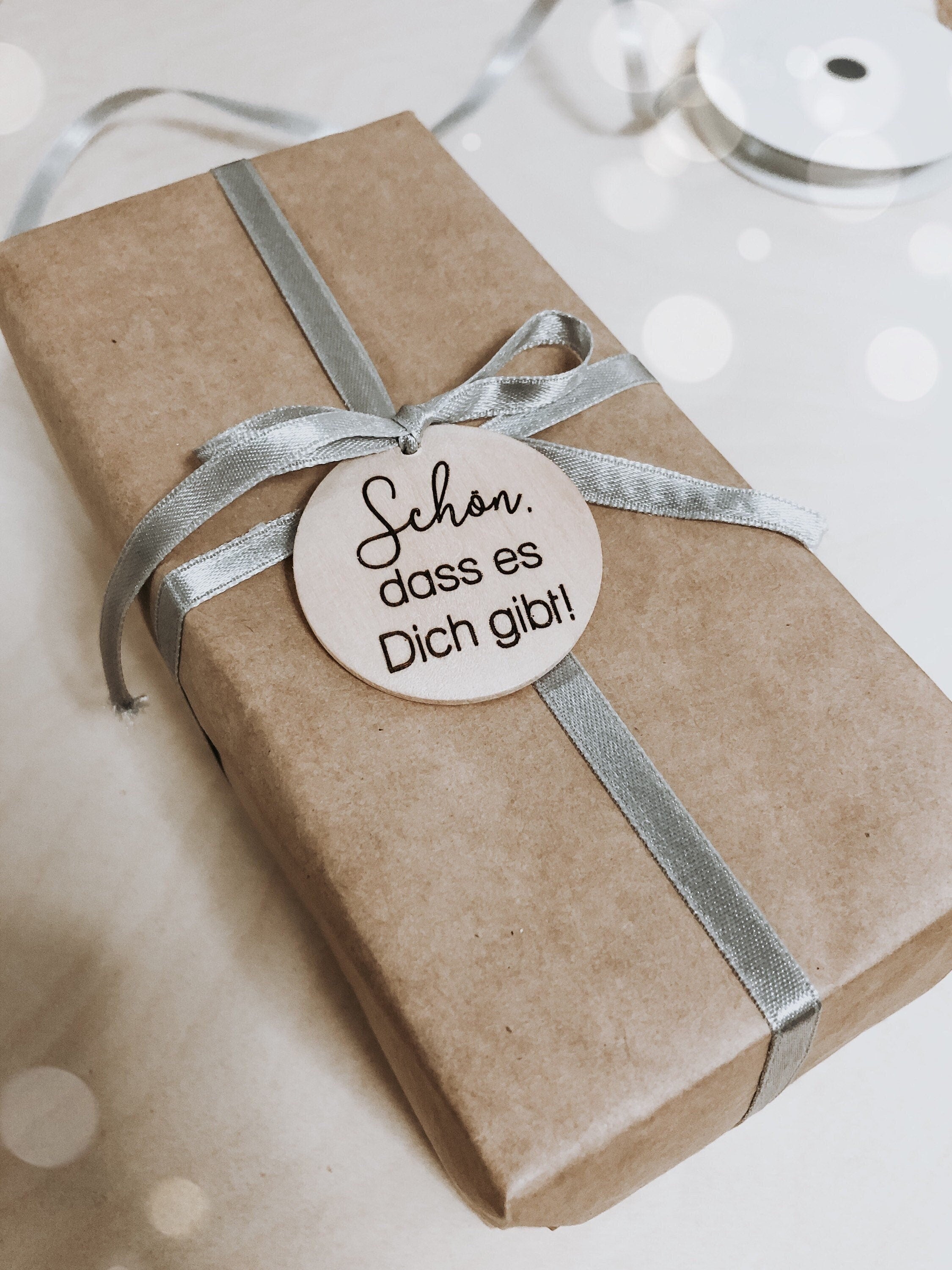 Geschenkanhänger aus Holz Schön dass es Dich gibt