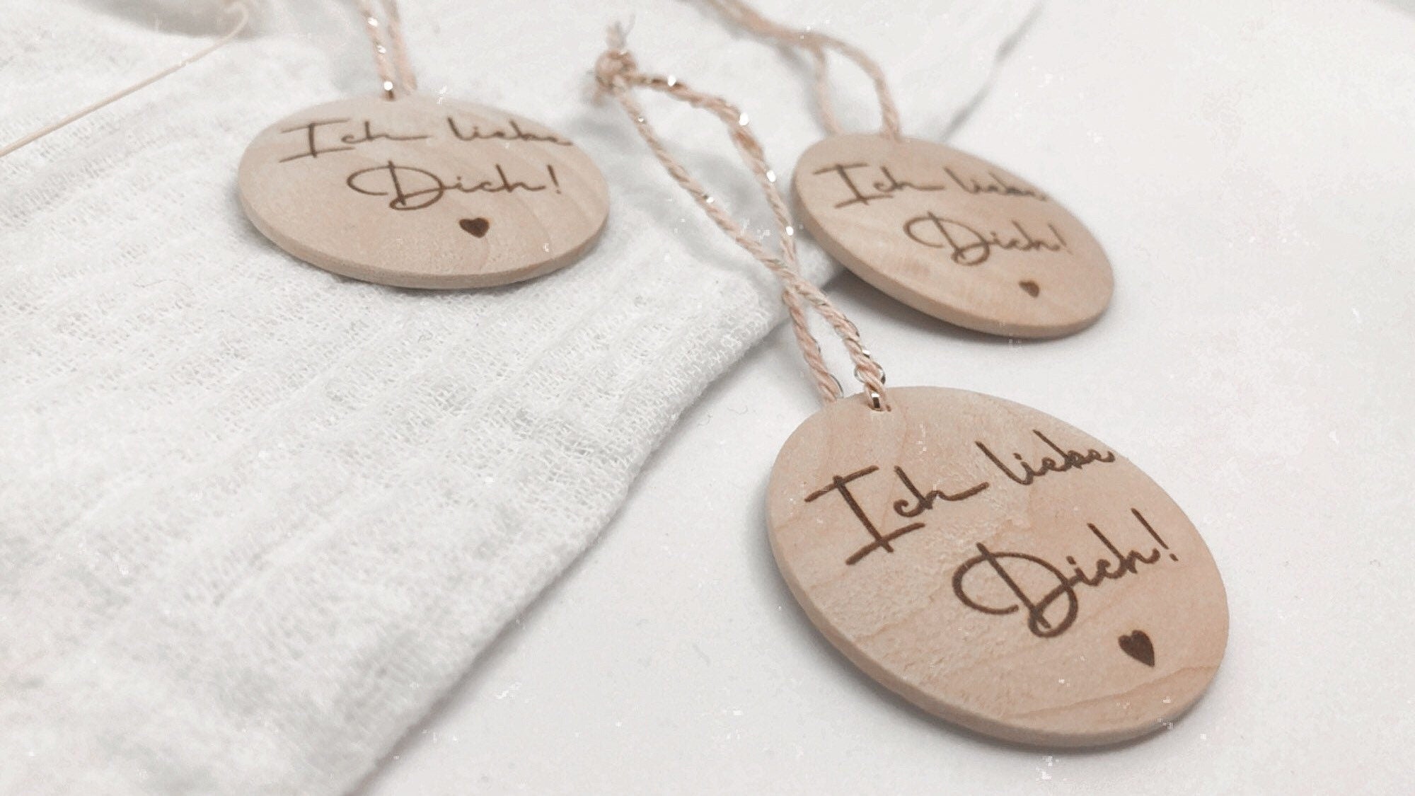 Geschenkanhänger aus Holz Ich liebe Dich