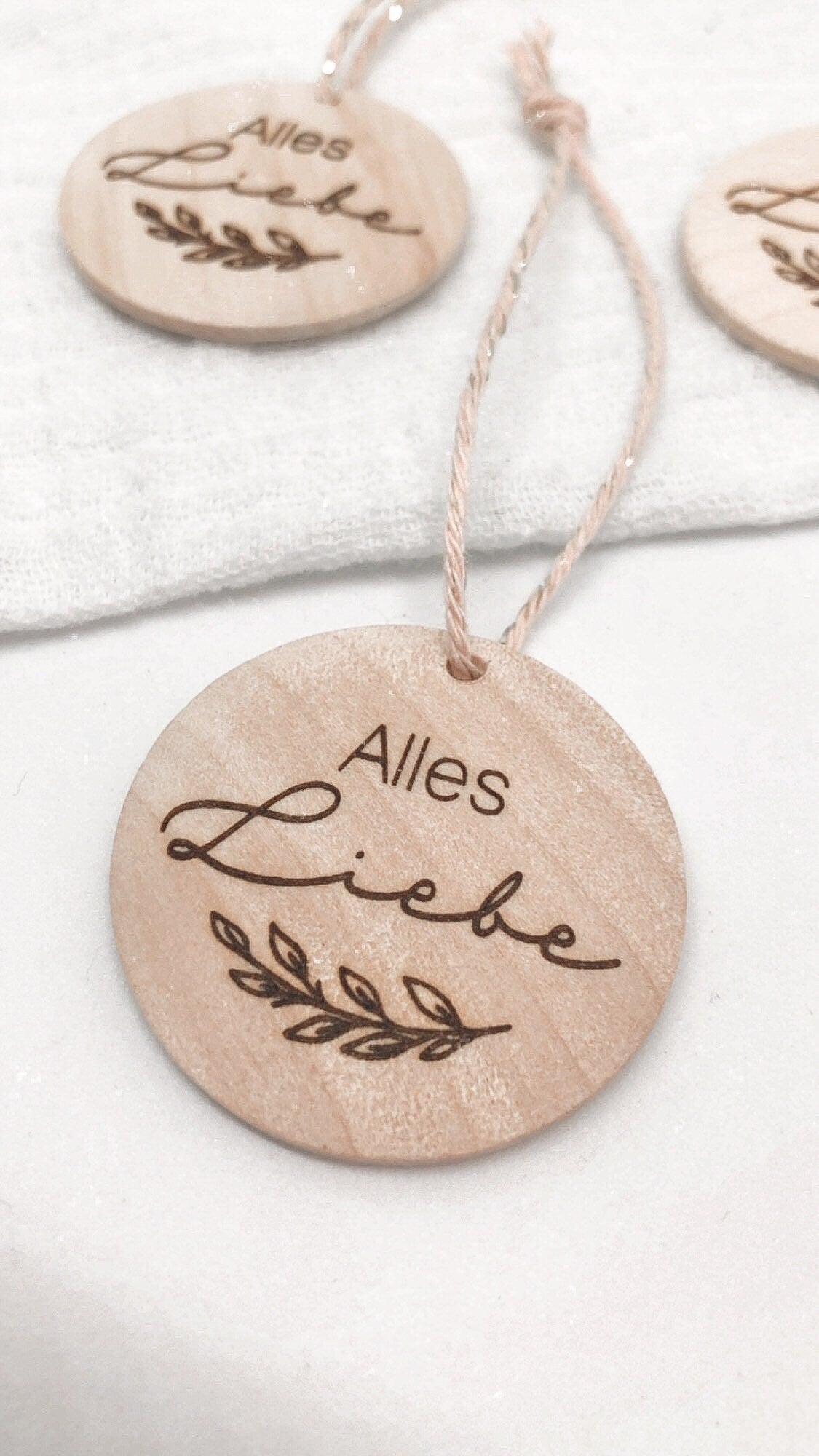 Wooden gift tag Happy Birthday