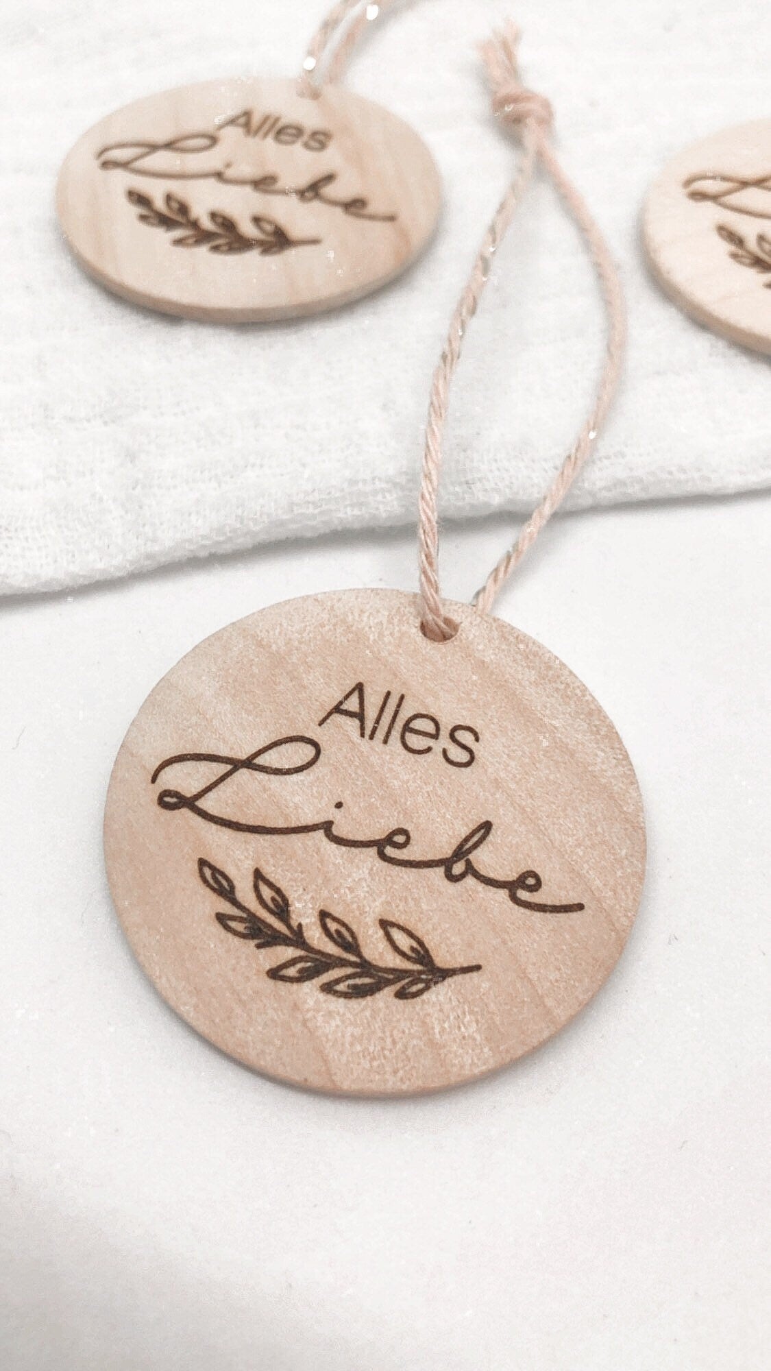 Geschenkanhänger aus Holz Alles Liebe