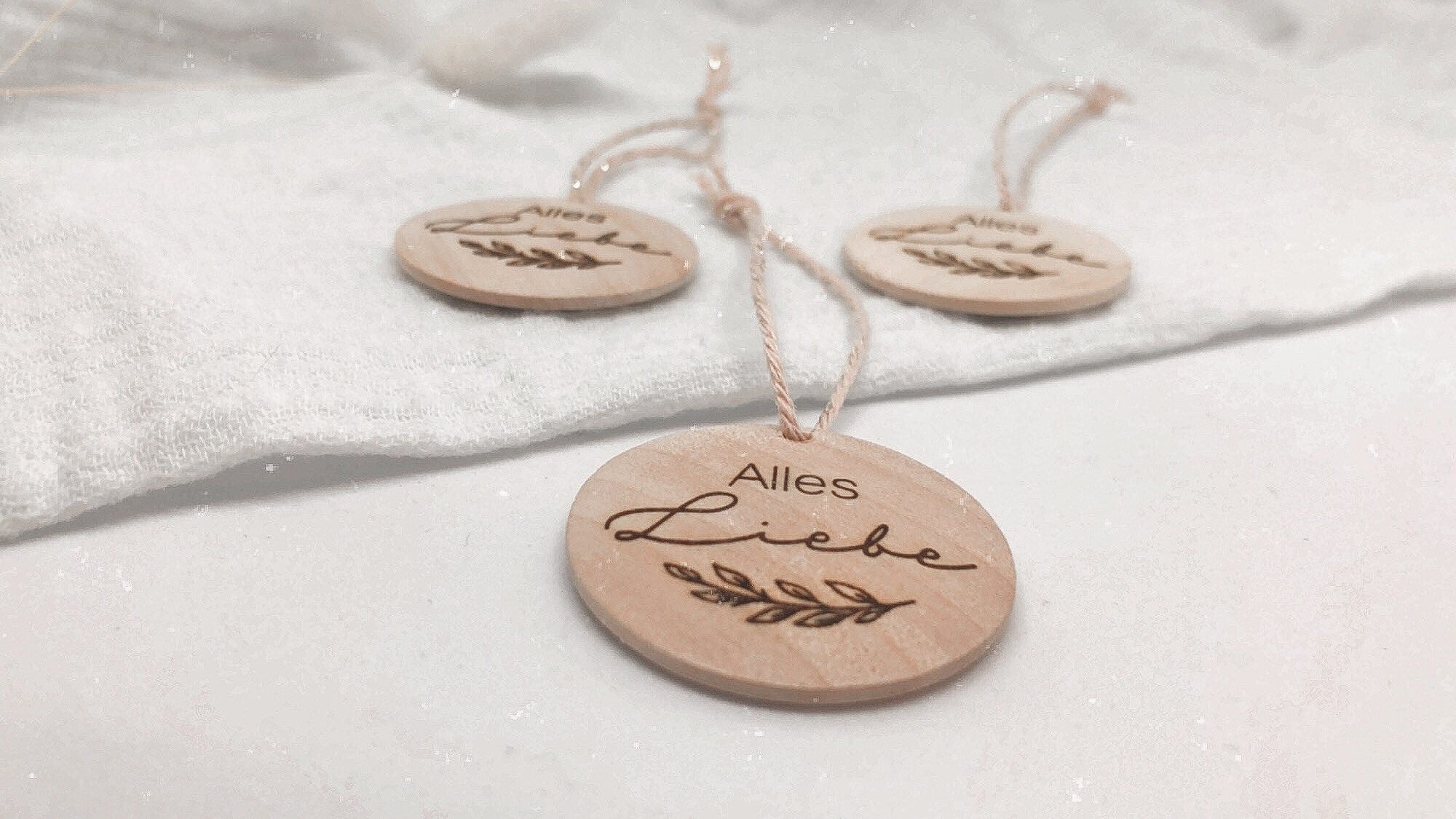 Wooden gift tag Happy Birthday