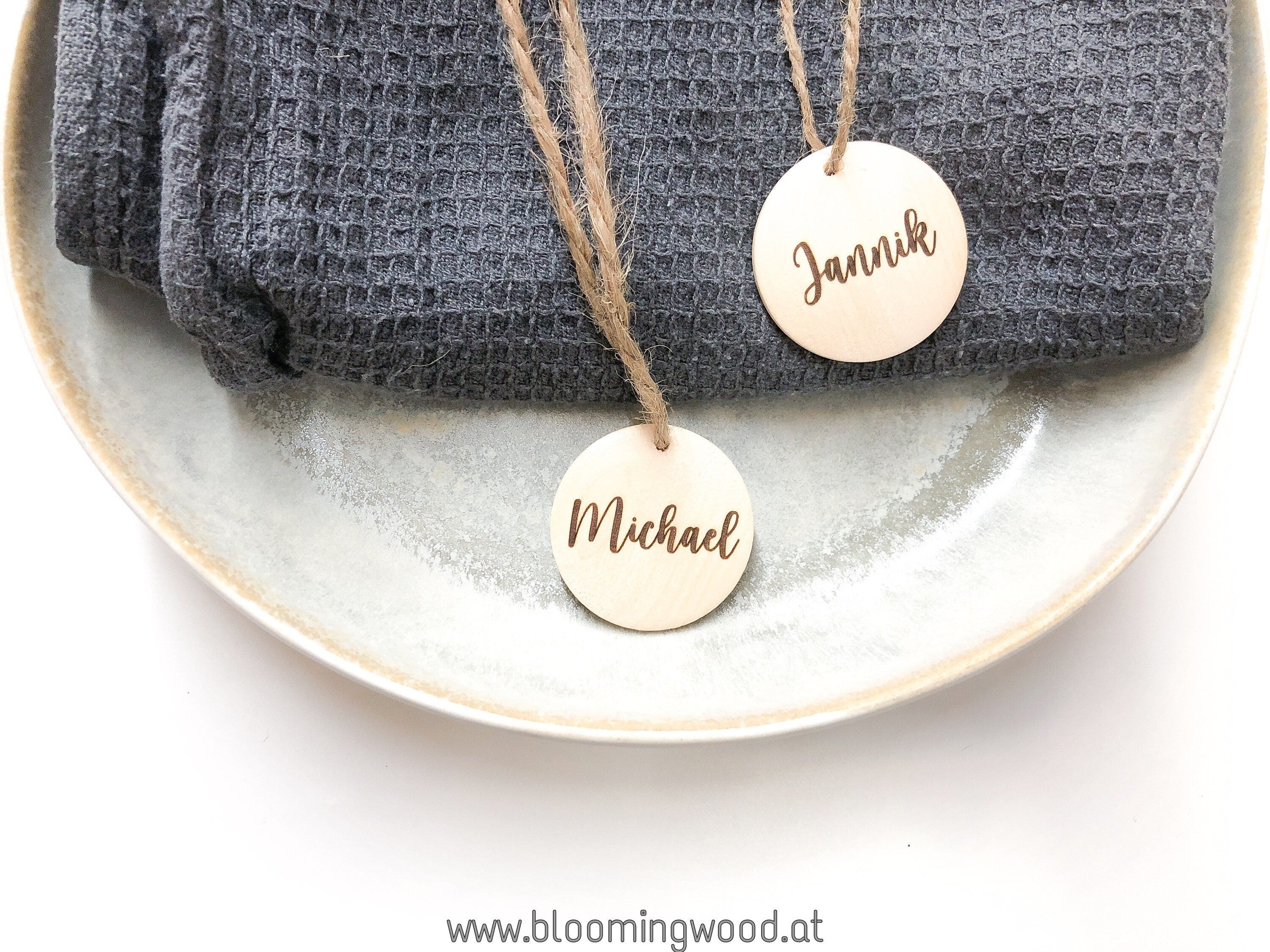 Anhänger/Platzkarte personalisiert mit Namen Schriftart Kalligraphie
