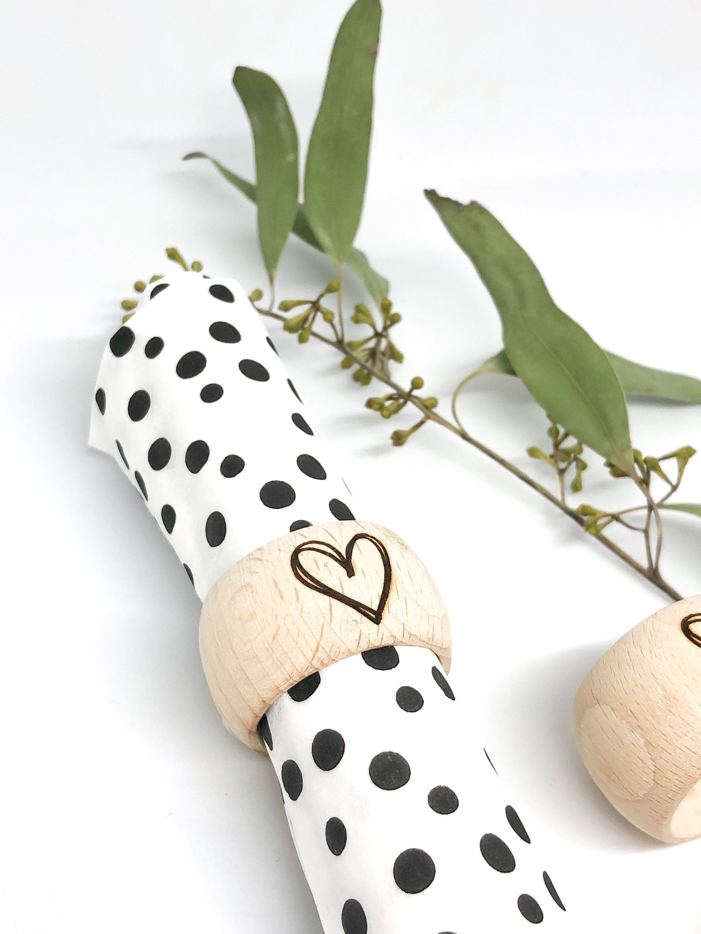 Serviettenring aus Holz mit Herz