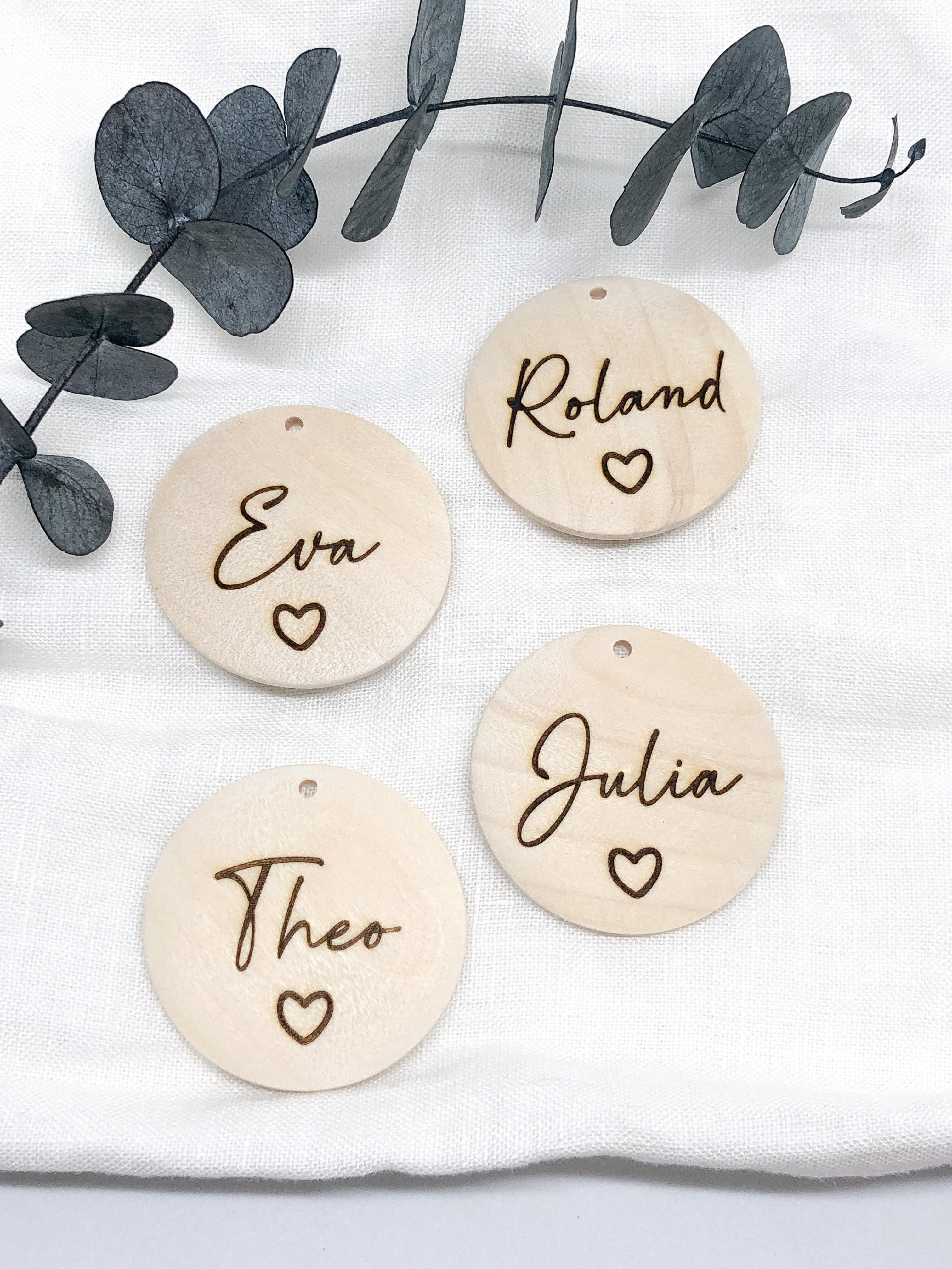 Anhänger/Platzkarte personalisiert mit Namen und Herz