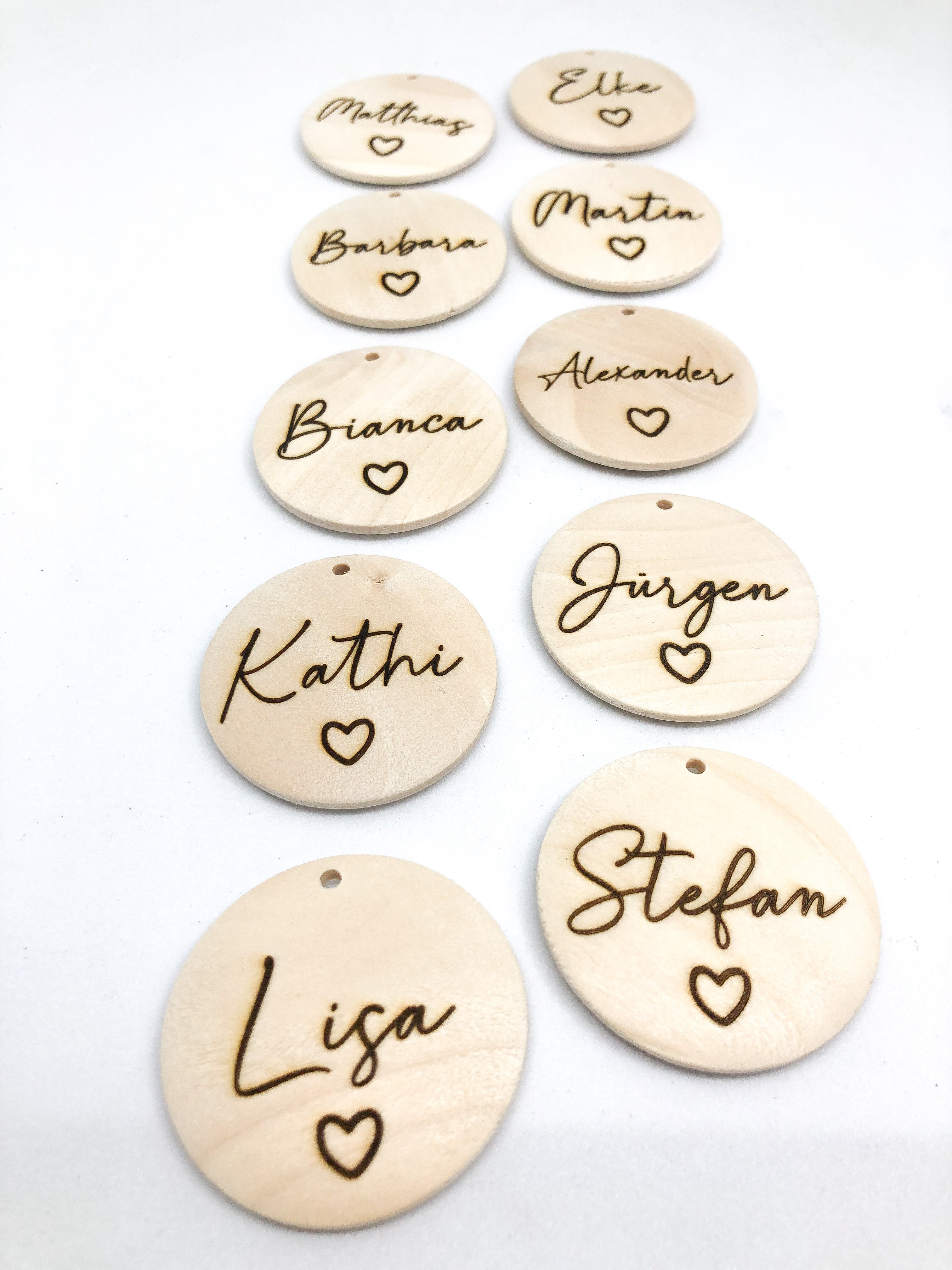 Anhänger/Platzkarte personalisiert mit Namen und Herz