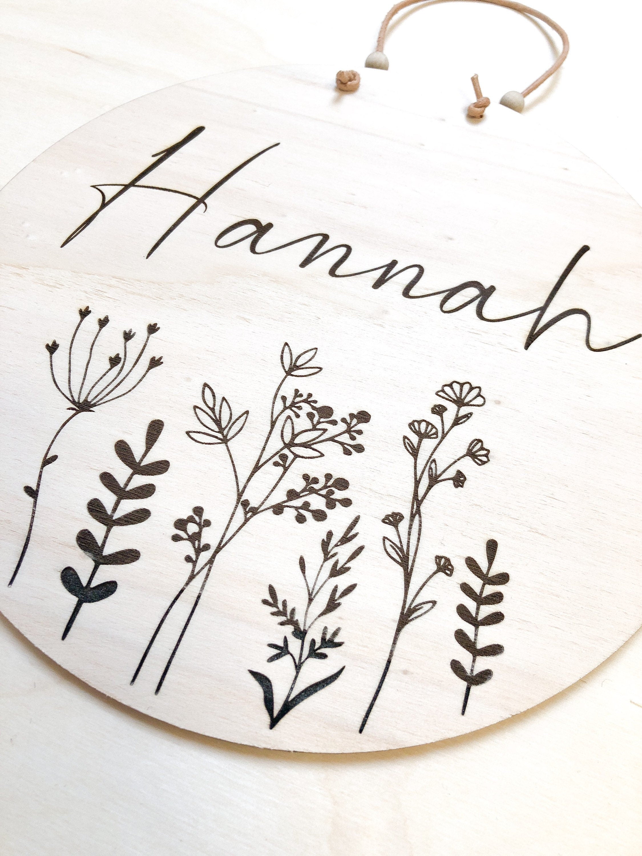 Name tag BLOOM personalized with engraved flowers