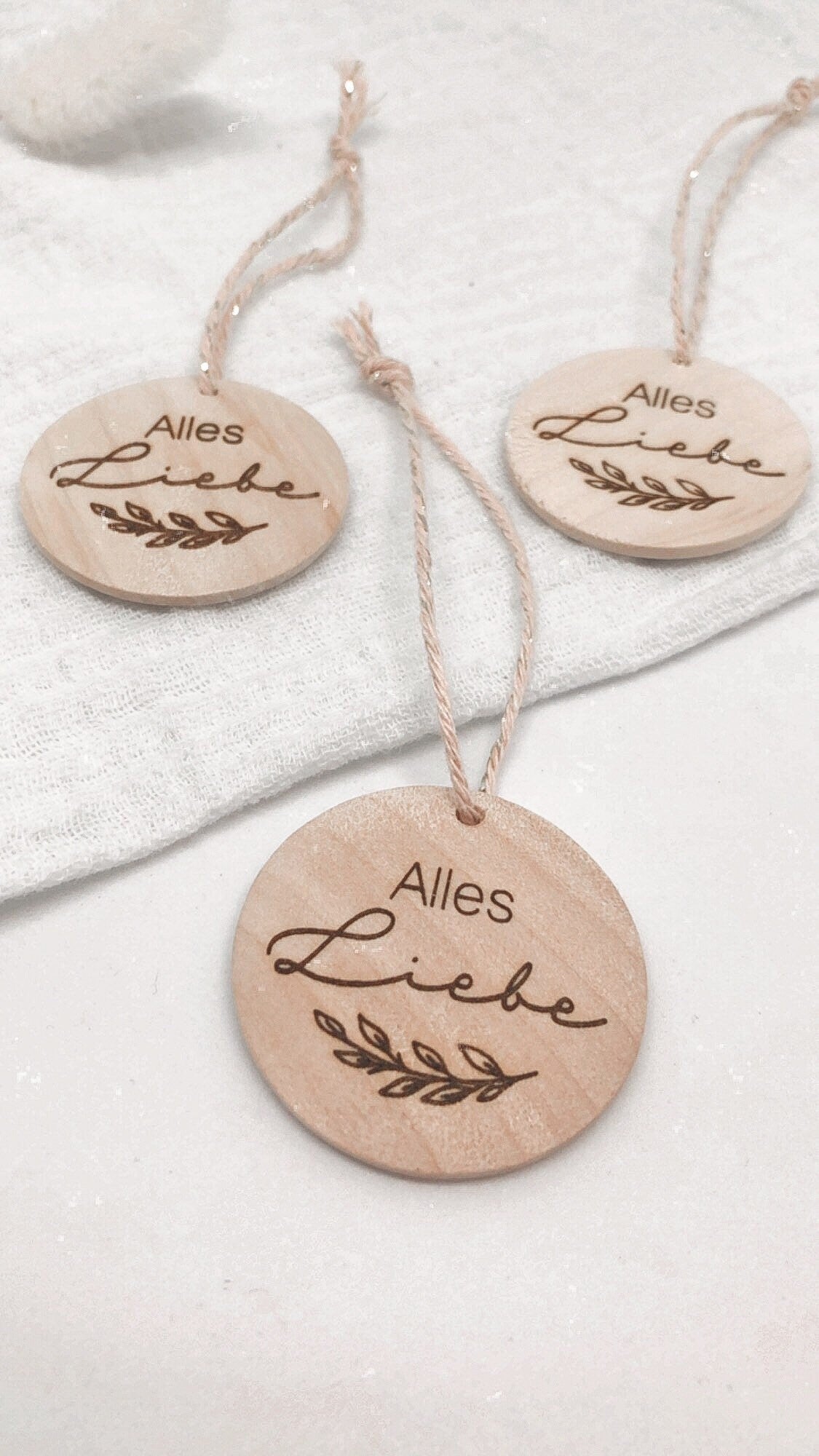 Wooden gift tag Happy Birthday