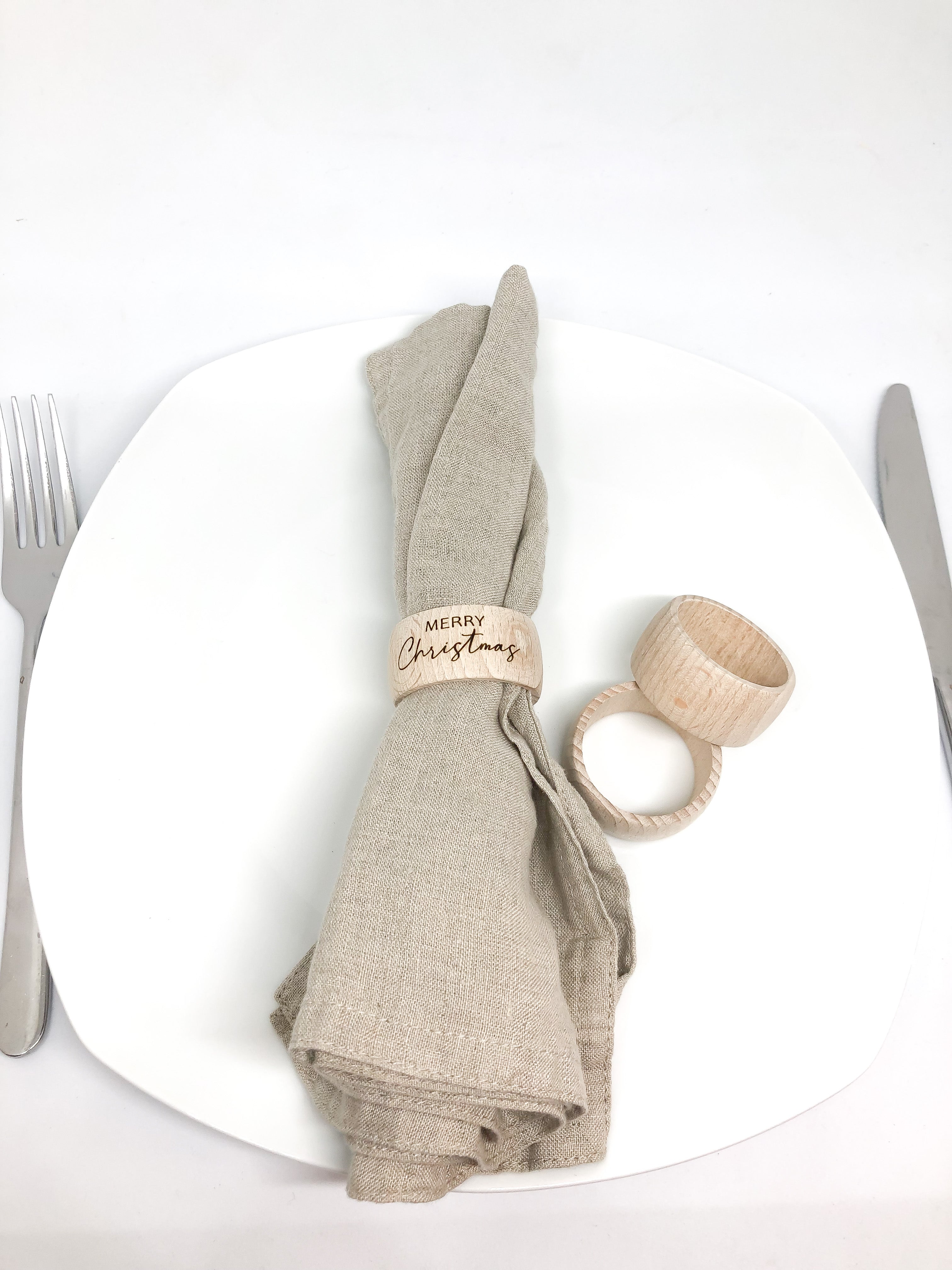 Personalized napkin ring made of beech wood (cursive font)