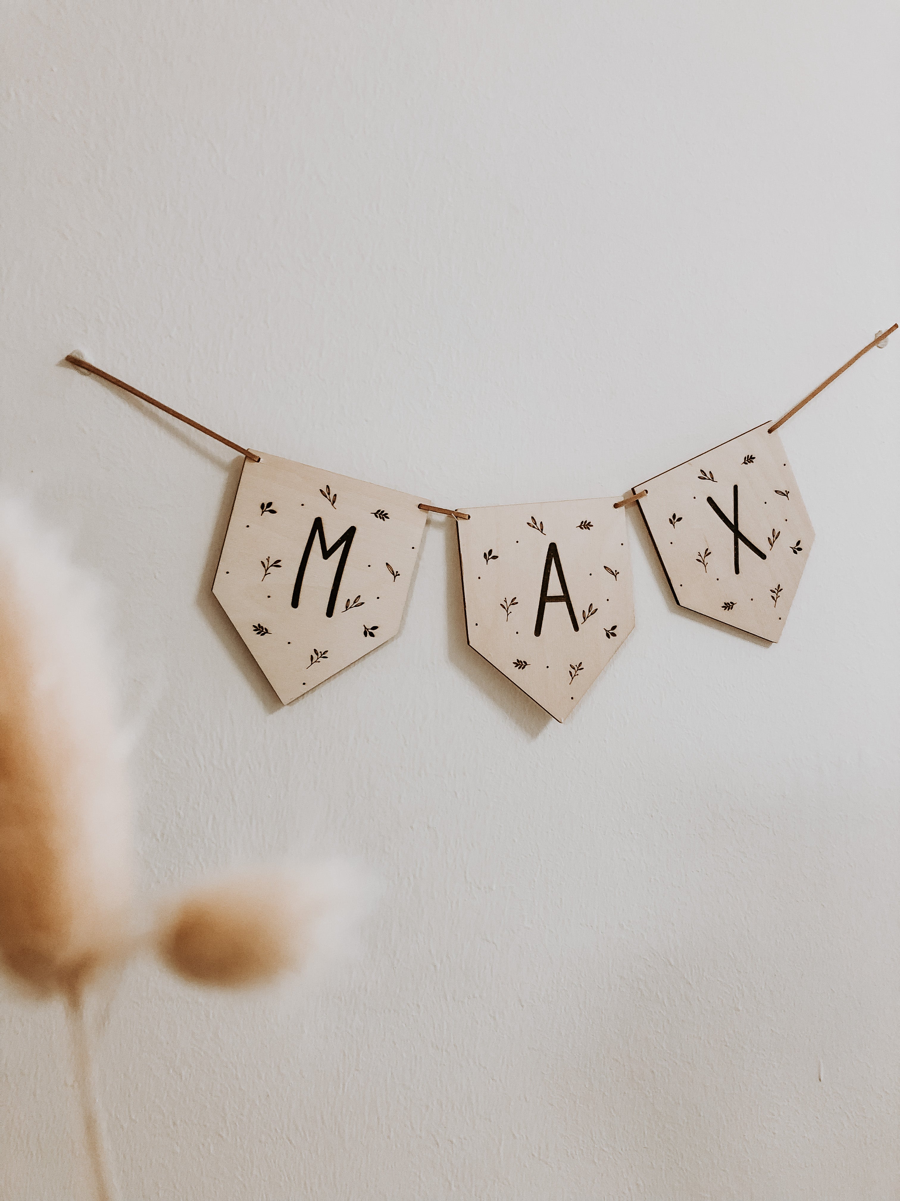 Name garland pennant garland made of wood personalized leaves and dots